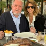 Macarena Pizarro Instagram - Almorzando con mi papá ❤️@carnalprime #tomahawk 🥩🦴