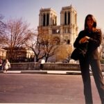 Macarena Pizarro Instagram - Hace 20 años... cuando era una joven reportera y conocí Paris. 😢 #notredame