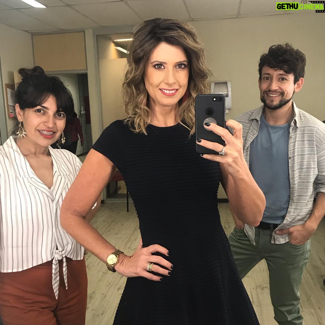 Macarena Pizarro - 1.1K Likes - Puro talento @machehair y @cacoo_x Mejores asesores, buenas vibras y amistad de aaaaaños!! Los ❤️❤️❤️