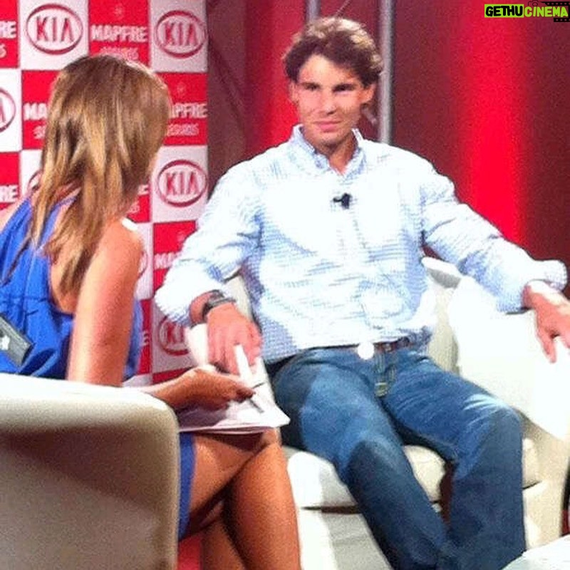 Macarena Pizarro Instagram - Hablando de ídolos.... el 2014 tuve la suerte de entrevistar al 12 veces campeón de Roland Garros @rafaelnadal 🎾 @kiachile ❤️ Muy buena onda, cercano y sencillo!!