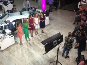 Macarena Pizarro Instagram - Backstage del #8m en @chvnoticias y @cnnchile  con @karinaalvarezv @la_monsealvarez @monicarincon2017 @burgos.matilde
