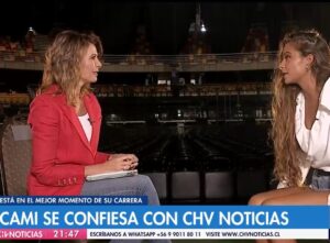 Macarena Pizarro Instagram - En el 2019 entrevisté a @cami justo antes de su concierto en el Movistar Arena. Fue una linda conversación, profunda y sincera. Después fuimos a ver en su show con mis hijas. Mañana, sábado,estará de nuevo en ese mismo escenario y habíamos comprado entradas, pero no podremos ir. Así es que me gustaría regalárselas a alguna fanática que se muera de ganas de ir!!! La primera que la pida en los comentarios se las lleva (son 2). Por favor sólo pídela si estás segura de que las va a usar!! Suerte!!!
….YA SE FUERON!! Así de rápido 🤷‍♀️ Besos a todos! Suerte para la próxima!!