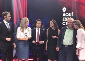 Macarena Pizarro Instagram - Todo comenzó en el 2017 con el programa Aquí está Chile, luego vinieron cientos de coberturas especiales, estallido, pandemia, elecciones miles, debates y guerra… Gracias @cnnchile por todo lo aprendido y por las amistades ganadas!!! Nos seguiremos viendo en los pasillos de Machasa. @daniel_m_t @monicarincon2017 @burgos.matilde @viviencina @superkofy @boige_86  y tantos tantos más!!!!