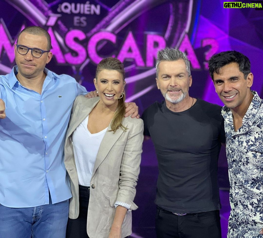 Macarena Pizarro - 1.4K Likes - Falta muy poco!!!!! Los esperamos el lunes 1 de Noviembre junto a @maneswett @julianelfenbeink @crissancheztv @cristianriquelmecroque @icata en La Máscara!! Muchas gracias @jpqueralto por la nota y por la linda foto!!!!