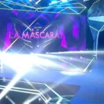 Macarena Pizarro Instagram - Les juro que desde que empezamos las grabaciones no puedo parar de pensar Quién es la Máscara??? Es muy difícil este trabajo de investigadores 🕵🏻 junto a @maneswett @crissancheztv @cristianriquelmecroque!! Ojalá ustedes lo pasen tan bien como lo estamos pasando nosotros con @julianelfenbeink @icata y @carlosvalencias LOS ESPERAMOS EL 1 NOVIEMBRE!! ❤️