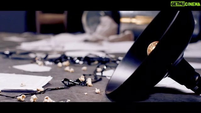 Macarena Pizarro Instagram - Se viene…. La Máscara!!!! Muy emocionada de ser parte de este lindo proyecto, es algo muy distinto a lo que hago habitualmente y espero que les guste mucho!!! @carlosvalencias @julianelfenbeink @crissancheztv @cristianriquelmecroque @maneswett