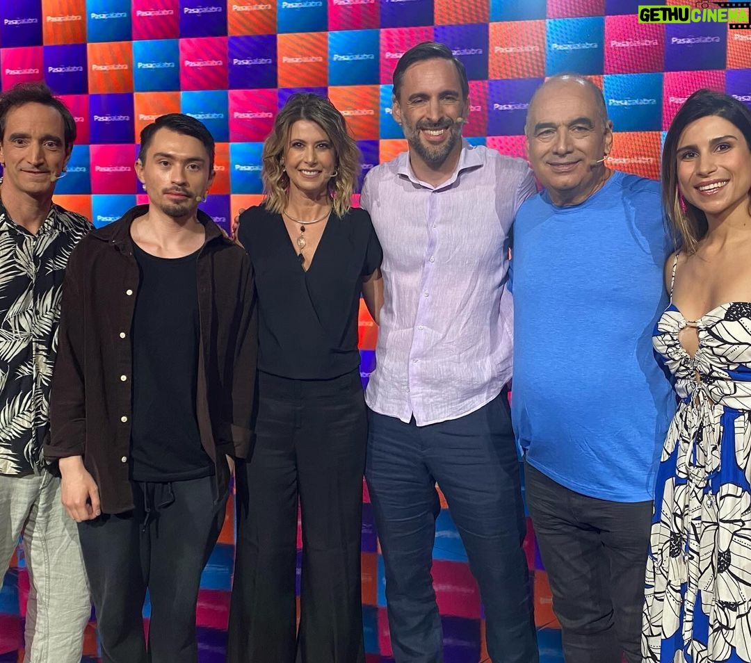 Macarena Pizarro Instagram - Hoy!!!! Nos vemos en Pasapalabra. Junto a la campeona @fran.crovetto el seco @nico_saavedra mi amigo @daniel_m_t y por supuesto la inigualable conducción del mejor: @julianelfenbeink