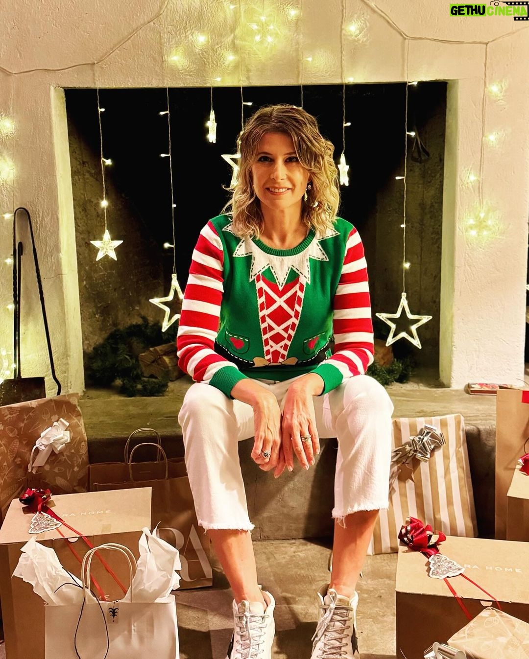 Macarena Pizarro - 1.9K Likes - Feliz Navidad 🎄
