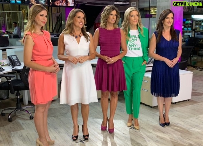 Macarena Pizarro - 2K Likes - Todo comenzó en el 2017 con el programa Aquí está Chile, luego vinieron cientos de coberturas especiales, estallido, pandemia, elecciones miles, debates y guerra… Gracias @cnnchile por todo lo aprendido y por las amistades ganadas!!! Nos seguiremos viendo en los pasillos de Machasa. @daniel_m_t @monicarincon2017 @burgos.matilde @viviencina @superkofy @boige_86 y tantos tantos más!!!!