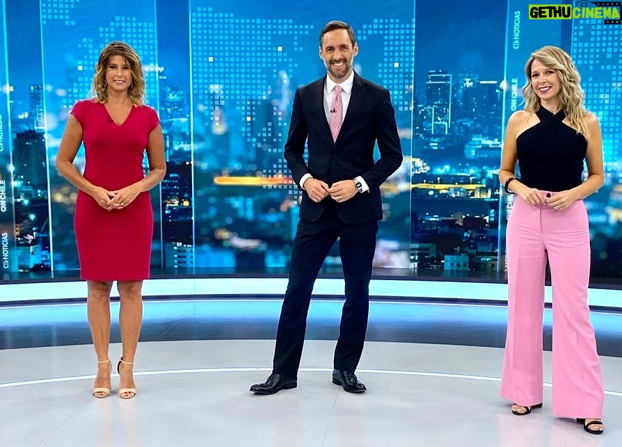 Macarena Pizarro - 2K Likes - Todo comenzó en el 2017 con el programa Aquí está Chile, luego vinieron cientos de coberturas especiales, estallido, pandemia, elecciones miles, debates y guerra… Gracias @cnnchile por todo lo aprendido y por las amistades ganadas!!! Nos seguiremos viendo en los pasillos de Machasa. @daniel_m_t @monicarincon2017 @burgos.matilde @viviencina @superkofy @boige_86 y tantos tantos más!!!!