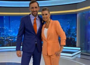 Macarena Pizarro Instagram - Todo comenzó en el 2017 con el programa Aquí está Chile, luego vinieron cientos de coberturas especiales, estallido, pandemia, elecciones miles, debates y guerra… Gracias @cnnchile por todo lo aprendido y por las amistades ganadas!!! Nos seguiremos viendo en los pasillos de Machasa. @daniel_m_t @monicarincon2017 @burgos.matilde @viviencina @superkofy @boige_86  y tantos tantos más!!!!