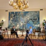 Macarena Pizarro Instagram - La primera entrevista al Presidente Gabriel Boric en La Moneda. Con @yamaguchi.rodrigo @imagenesdechilejk @pazdiazs y la selfie sacada por el propio Presidente.
