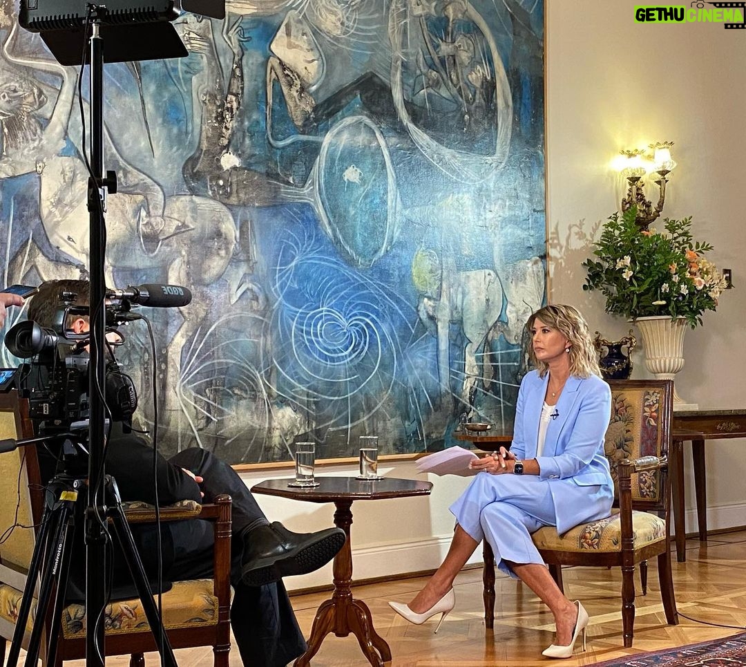 Macarena Pizarro - 2.4K Likes - La primera entrevista al Presidente Gabriel Boric en La Moneda. Con @yamaguchi.rodrigo @imagenesdechilejk @pazdiazs y la selfie sacada por el propio Presidente.