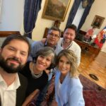 Macarena Pizarro Instagram - La primera entrevista al Presidente Gabriel Boric en La Moneda. Con @yamaguchi.rodrigo @imagenesdechilejk @pazdiazs y la selfie sacada por el propio Presidente.