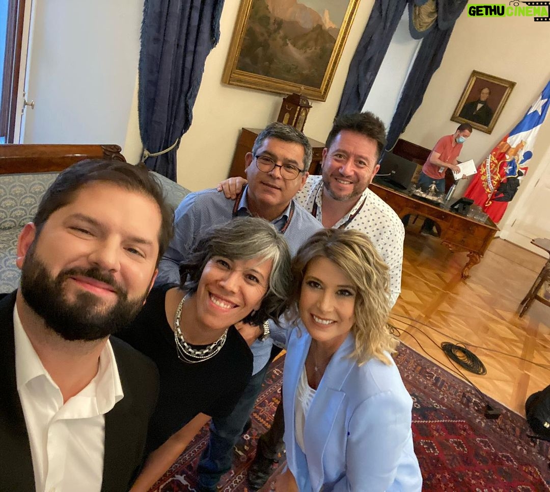 Macarena Pizarro - 2.4K Likes - La primera entrevista al Presidente Gabriel Boric en La Moneda. Con @yamaguchi.rodrigo @imagenesdechilejk @pazdiazs y la selfie sacada por el propio Presidente.