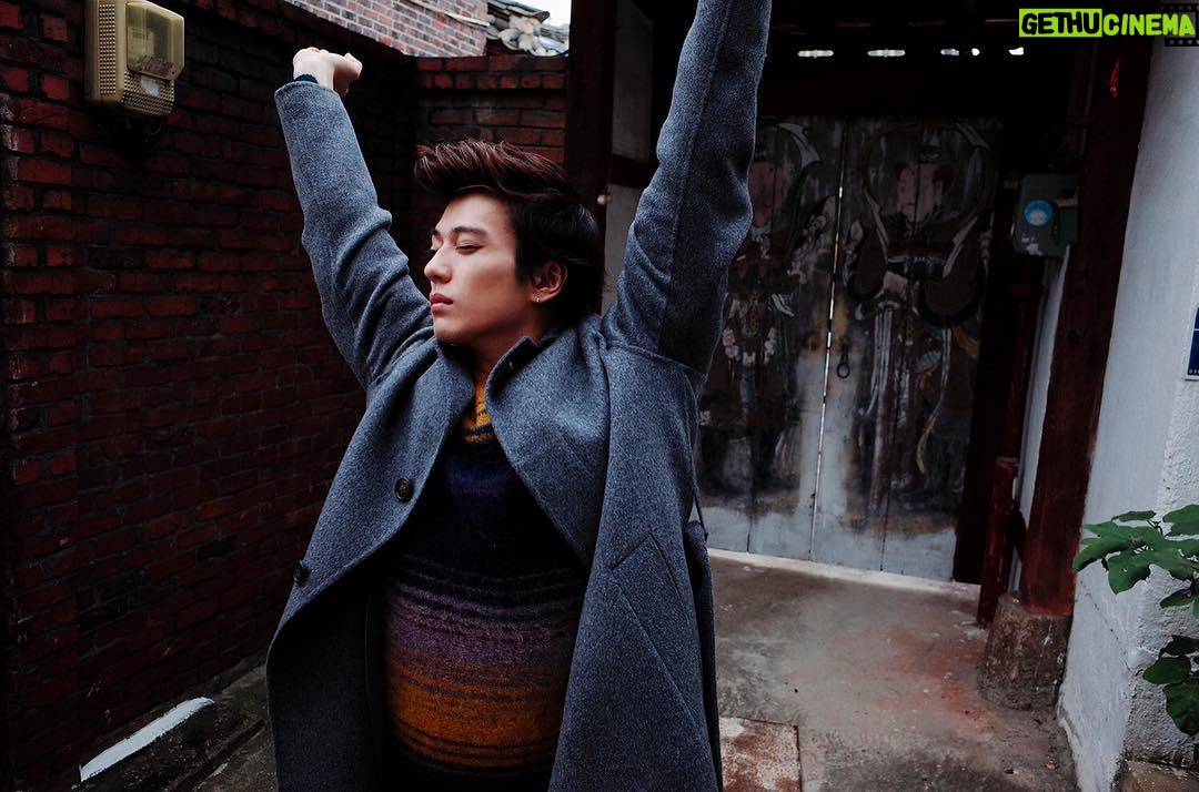 Mackenyu Instagram - 新田真剣佑1st写真集 『UP THE ROAD』 セレクトの中の一枚。 普段見れない姿がここに。 お楽しみに^^ 2019.2.1発売 発行 幻冬舎