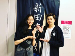Mackenyu Instagram - 地球ゴージャス
ZERO✴︎TOPIA
今日は美尊が。
新木優子殿が。
みにきてくれました。
ありがとう！
#並樹美尊 
#トドメの接吻 
#地球ゴージャス 
#ZEROTOPIA 
#ゼロトピア
