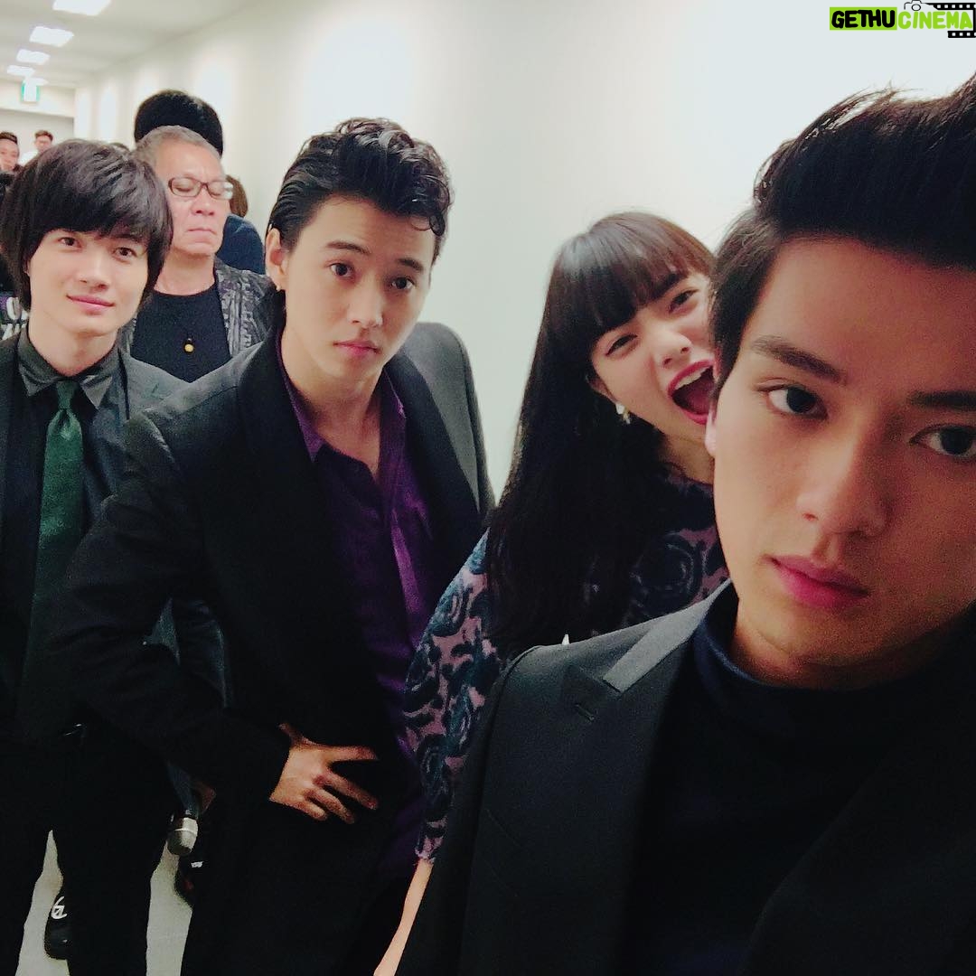 Mackenyu Instagram - With the cast of the movie "jojo's bizarre adventure" ジョジョの奇妙な冒険 公開中 ぜひぜひ #映画 #ジョジョ映画 #こまつなに #耳食べられた #movie #jojo #still #intheaters