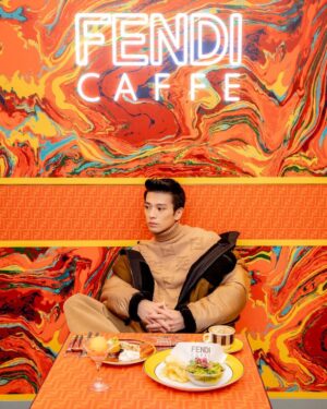 Mackenyu Instagram - #fendi 
FENDI CAFFE 
Open from 11.19

#fendicafe
#anniversairecafe
#FendiHoliday
#FendiGifts