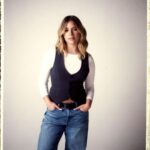 Mackenzie Ziegler Instagram - a pinch me moment- shooting our collection with @americaneagle. a 90’s vibe for today. @americaneagle #aepartner #aejeans