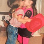 Mackenzie Ziegler Instagram - 👩‍❤️‍💋‍👩sister love