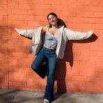 Mackenzie Ziegler Instagram - put on jeans, but add a little.. flare! @americaneagle #aepartner #aejeans