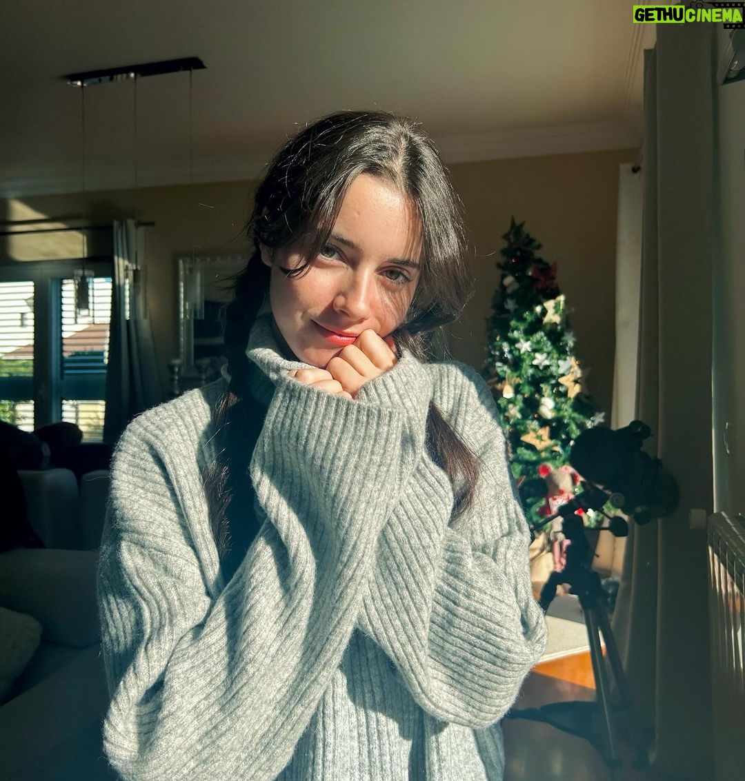 Madalena Aragão Instagram - cozy em casa 🎄