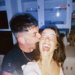 Madalena Aragão Instagram - 3 dos meus melhores amigos foram-se embora, cada um para sua casa nos seus países. O tempo foi cruel connosco, não foi? Passou demasiado rápido.. Não me deixou aproveitar cada milésima de segundo que passei convosco.. Voltem rápido! Venham visitar! A vida vai trazer-vos tantas coisas!! Estou ansiosa para vos ver a vingar e a crescer. Um obrigada não chega 💛 Minha Zuca, Vicky EN PLAN, e Oski bonito 🌸 Amo-vos a milhares de quilómetros de distância 🧡 Da vossa mais nova 🌼