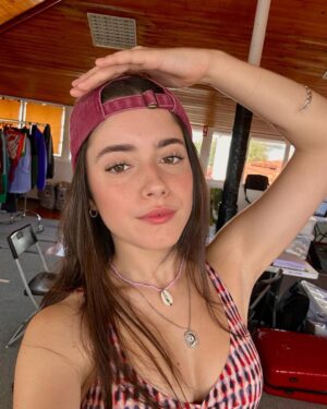 Madalena Aragão Instagram - but first, lemme take a selfie 🤳🏻