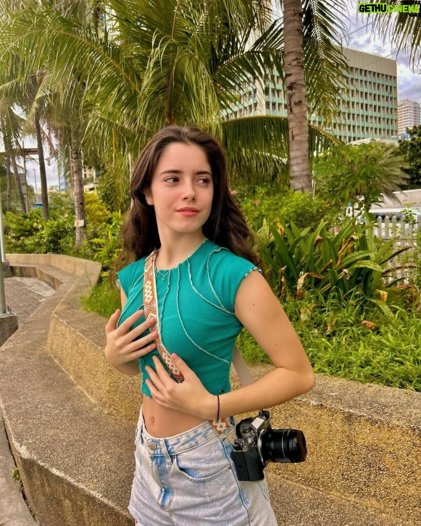 Madalena Aragão Instagram - 1 dia nas Filipinas e já apanhei uma molha com 28 graus 🌼