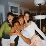 Madalena Aragão Instagram - 3 dos meus melhores amigos foram-se embora, cada um para sua casa nos seus países. O tempo foi cruel connosco, não foi? Passou demasiado rápido.. Não me deixou aproveitar cada milésima de segundo que passei convosco.. Voltem rápido! Venham visitar! A vida vai trazer-vos tantas coisas!! Estou ansiosa para vos ver a vingar e a crescer. Um obrigada não chega 💛 Minha Zuca, Vicky EN PLAN, e Oski bonito 🌸 Amo-vos a milhares de quilómetros de distância 🧡 Da vossa mais nova 🌼