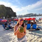 Madalena Aragão Instagram – pé na areia, caipirinha 🥥