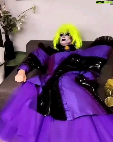 Madame Madness Instagram - Wer ist der Queen? Who is that queen? I had the pleasure of putting @sukrupehlivan in drag for VIVALADIVA the german version of Make Up Your Mind. Hair by @karlgadzali.wigdesign Lashes by @sistermarypatmccooter Production @herriemakersproductions @rtl_com . . . . #drag #dragqueen #dragmakeup #vivaladiva #makeup #mua #rtl #tv #production #throwback #cute #love #backstage #beautiful #happy #fashion #art #fun #amazing #beauty