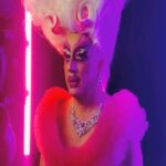 Madame Madness Instagram – Wer ist der Queen? Who is that queen?
I had the pleasure of putting @wigaldboning in drag for VIVALADIVA the german version of Make Up Your Mind.
Hair by @karlgadzali.wigdesign
Lashes by @sistermarypatmccooter
Production @herriemakersproductions @rtl_com Viva La Diva