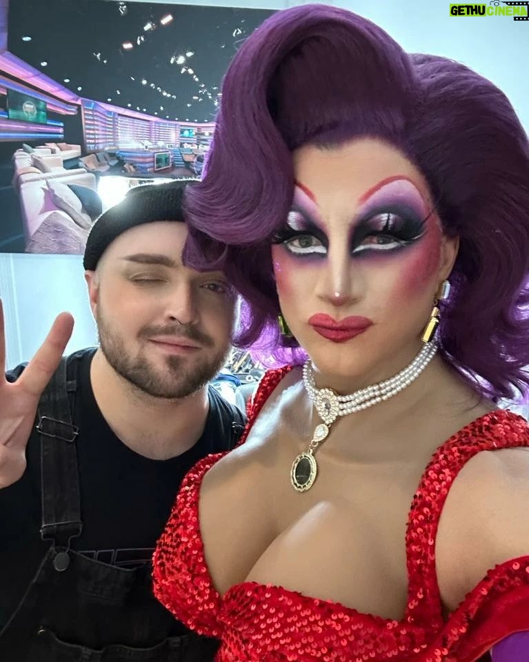 Madame Madness Instagram - NOTHING BUT PETIT.. IT'S BUNNY PETIT π
ππ Thankyou @jan_versteegh for being an amazing queen! Makeup by yours truly β¨ Outfit by @berendbrus Hair @gayamua @wigmayson Lashes @sistermarypatmccooter πΈ @robster16 Amsterdam, Netherlands