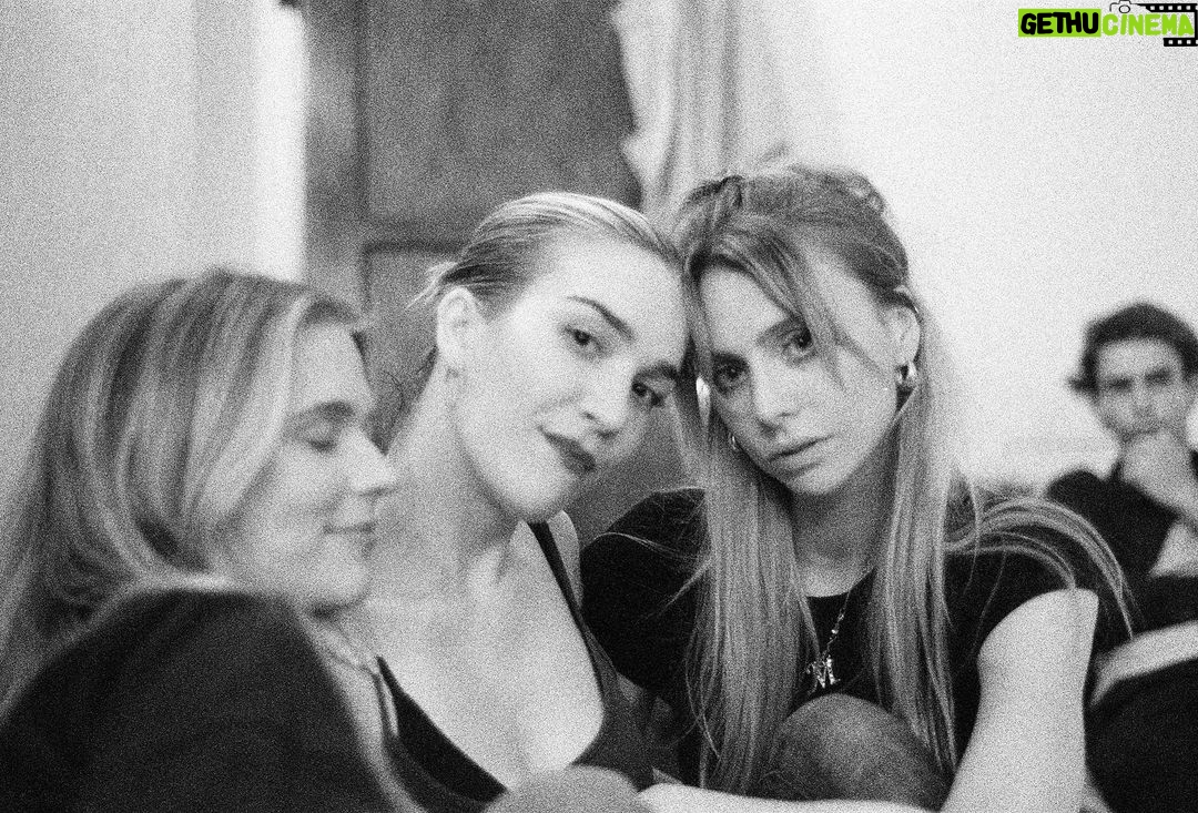 Maddie Phillips Instagram - hang up n hang out ~ @oliviarouyre