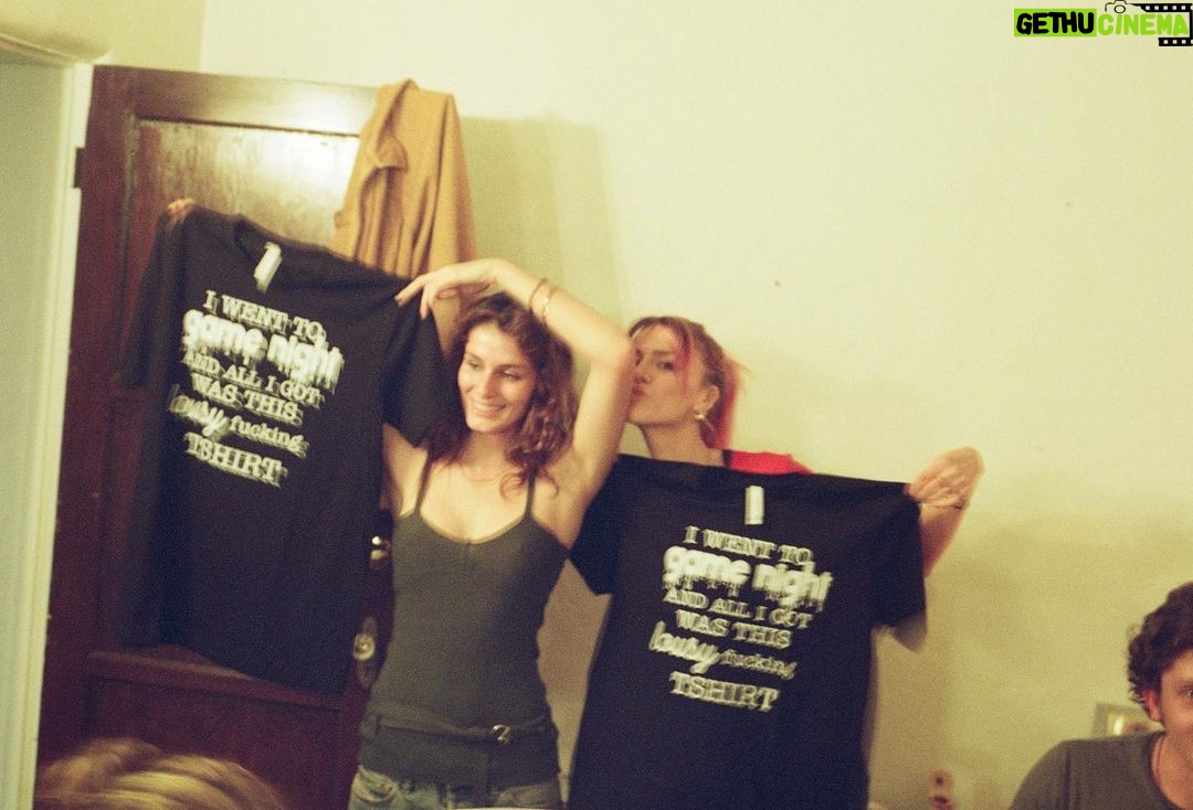 Maddie Phillips Instagram - hang up n hang out ~ @oliviarouyre