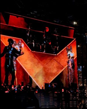 Maddie Ziegler Instagram - coachella… wow. a true honor ❤️ thank you @labrinth thank you @siamusic i love you special humans an unexplainable amount !!!!