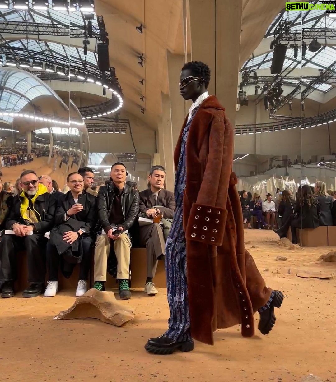 Maddie Ziegler Instagram - @off____white 🪐 beautiful show @ibkamara