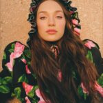 Maddie Ziegler Instagram - the continued story with @cosmopolitan 🧚🏼‍♀️