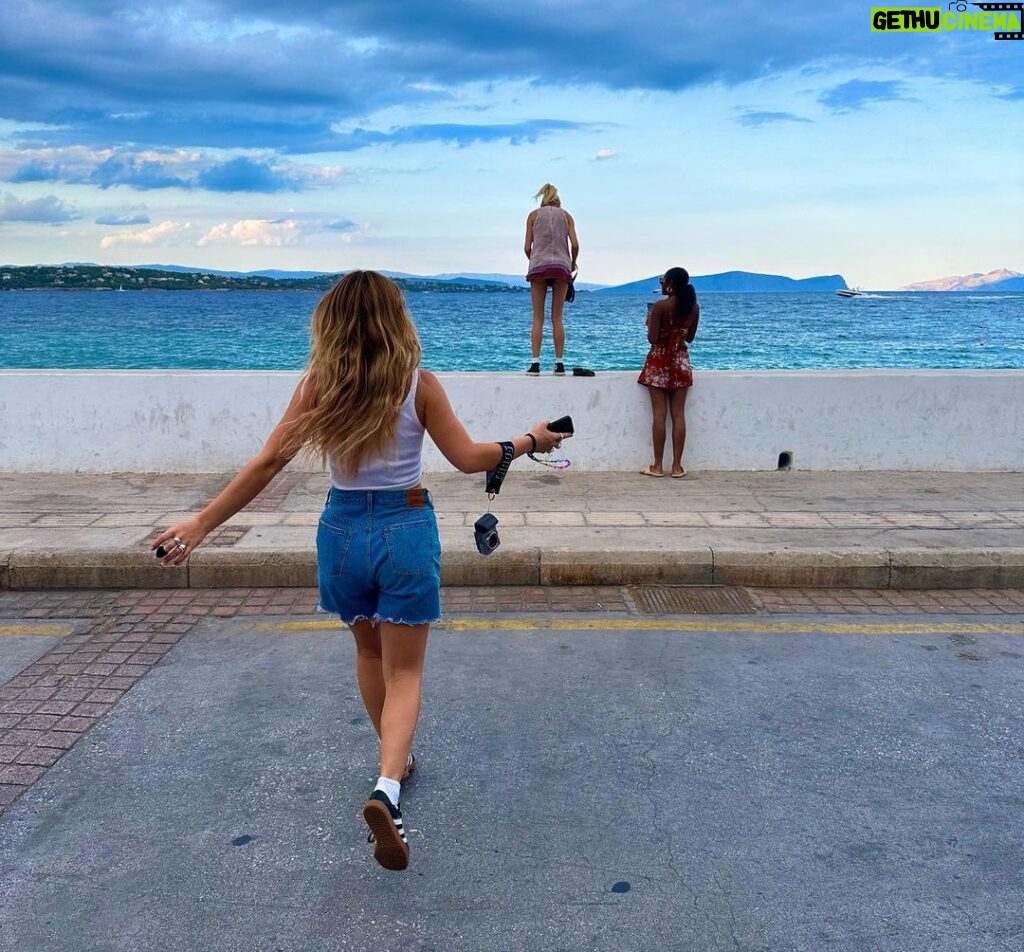 Madelyn Cline Instagram - I love when greece Nikki Beach Porto Heli