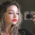 Madelyn Cline Instagram - @revlon asked me to be her valentine. Wearing my favorite revlon red wild saffron a day late. Happy valentines 🫶🏻💄