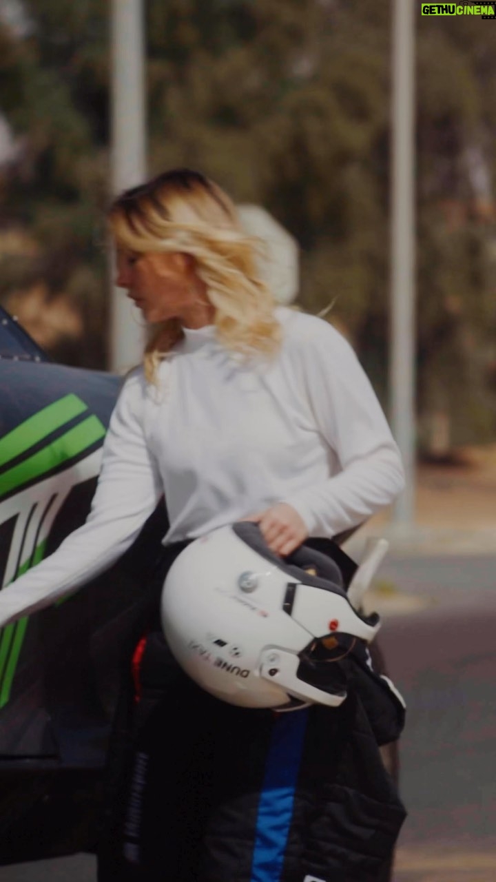 Madelyn Cline Instagram - A few months ago i flew out to Abu Dhabi with @bmwm to drift around in the dunes and we made a movie out of it. Link in bio to watch⚡️ #bmwm #dunetaxi #inabudhabi #liwa