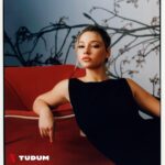 Madelyn Cline Instagram - Such an honor to sit down with Kara Warner for @netflix TUDUM Thank you to this whole crew for pulling this shoot and me together and for providing copious amounts of caffeine ❤️ @emmaxanderson @greatfriendsagency @mimicuttrell @aframe_agency @jentioseco @thewallgroup @kellihoff @erihandanail @homeagency @griffin.stoddard @mhs_artists