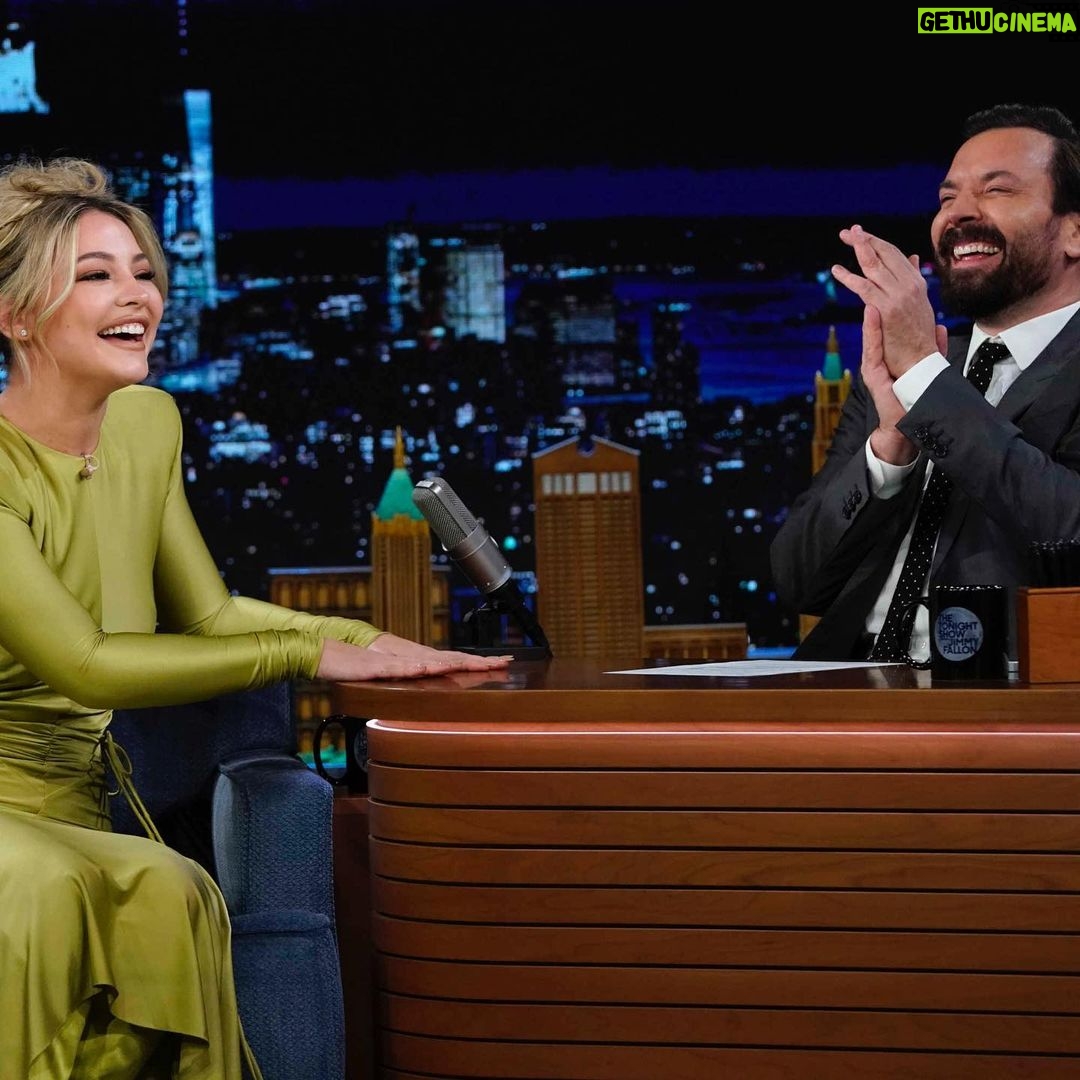 Madelyn Cline Instagram - A very happy drinksgiving spent with @fallontonight talking about how bad i am at cooking and of course Whiskey and Glass Onion 🧅🔪