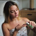 Madelyn Cline Instagram - My favorite glassy skin secret ✨ our skin is a mirror of our internal health and our external environment, it reflects our emotional state, hormones, dehydration, rest, and all of life in between. It’s important to me to do everything I can to make sure my skin is as healthy and happy as possible even when I’m feeling run down and not on top of my self-care. This Phyto A+ Brightening Treatment by @skinceuticals is something I’m never without. It soothes my out of balance skin and reduces post-blemish marks, targets surface imperfections by reducing pore clogging surface oil, and brightens - giving me glassy, healthy and glowy skin. #skinceuticalspartner