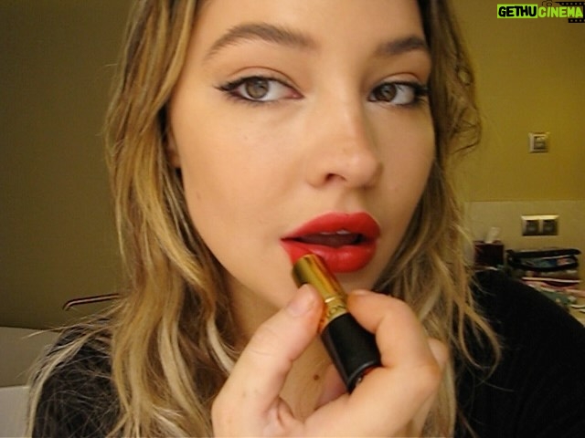 Madelyn Cline Instagram - @revlon asked me to be her valentine. Wearing my favorite revlon red wild saffron a day late. Happy valentines π«Άπ»π