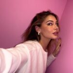 Madelyn Cline Instagram - little holiday sparkle with @kendrascott in my new favorite Mikki Pave Hoops ✨#kendrascottpartner