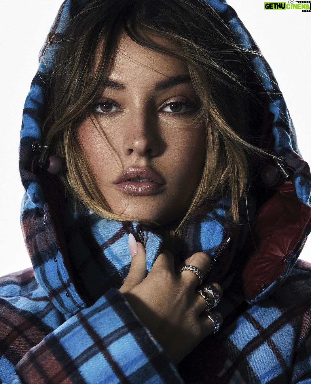 Madelyn Cline Instagram - @tommyhilfiger for @vmagazine Winter 2023 Photography @marcuscooper Fashion @xanderang Hair @laurapolko (@theprtnrs) Makeup @jentioseco (@thewallgroup) Manicure @nailsbymamie (@seemanagement) Interview @jordanpyates Editor @savsob Production @wearesavvie / @itsbeenemotional / @riddlemezachHr