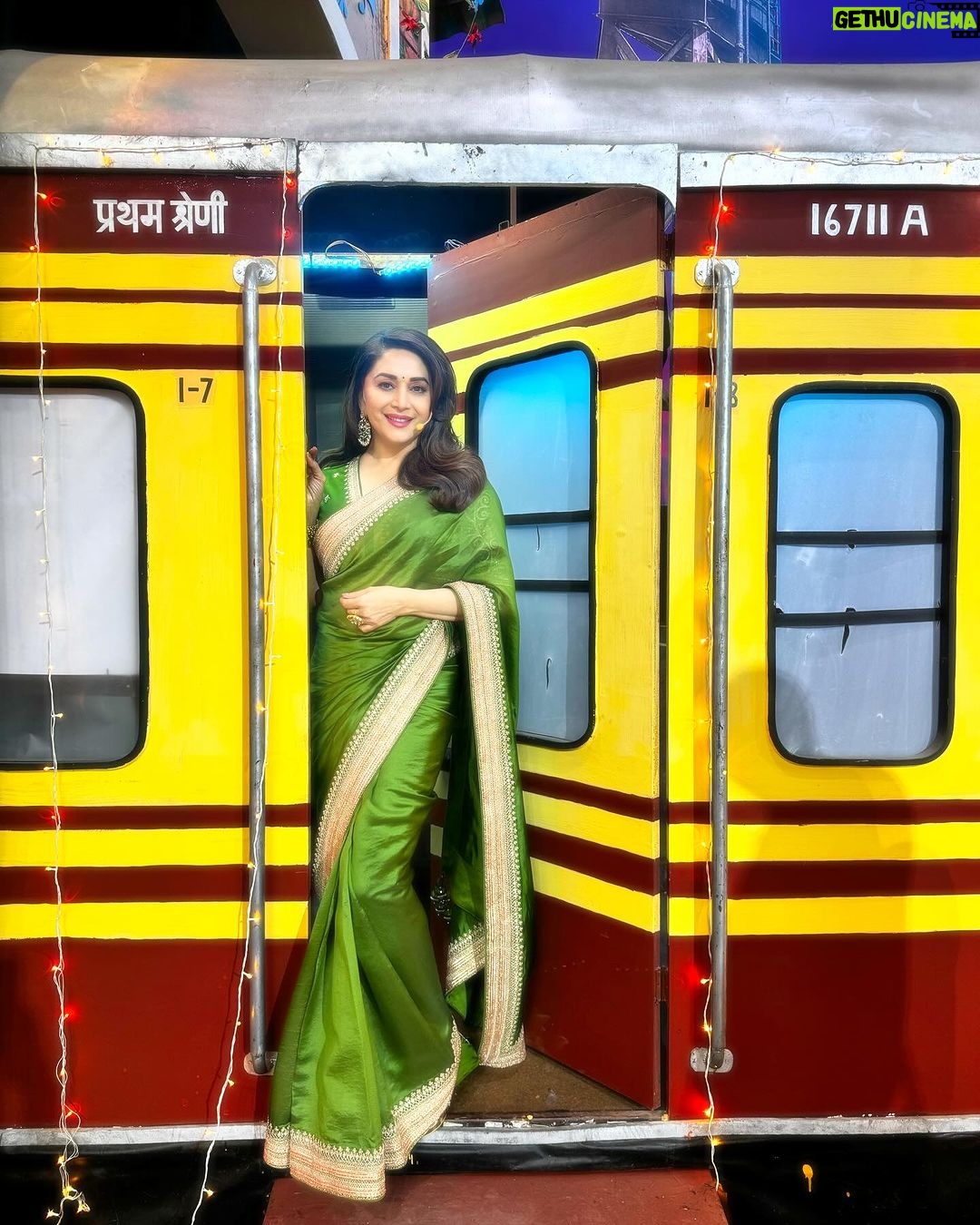 Madhuri Dixit Instagram - A laugh riot in a laugh riot. That’s what yesterday was as we went on the Chala Hawa Yeu Dya with the cast of #panchakthefilm . Can’t wait for you to see it in theaters on Jan 5, 2024.❤️🥳= 🤣😜